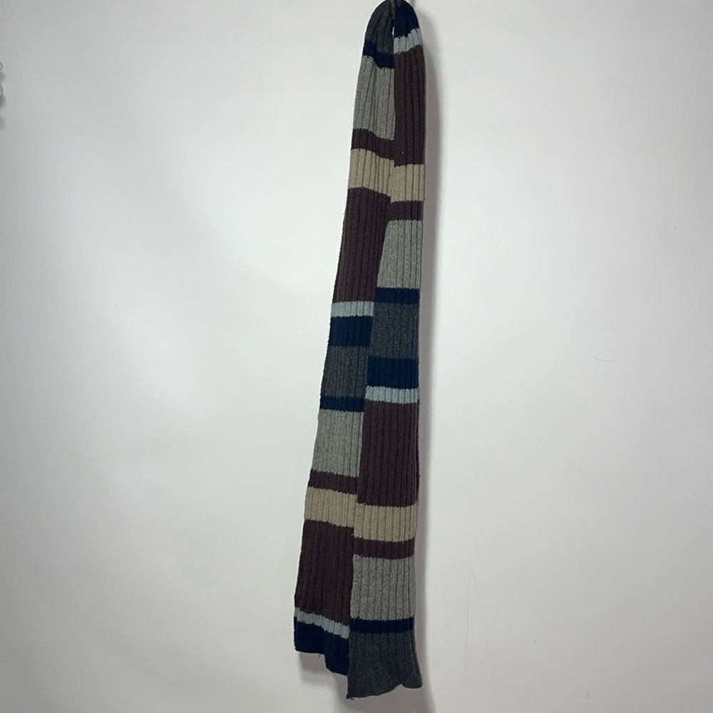 60% wool scarf